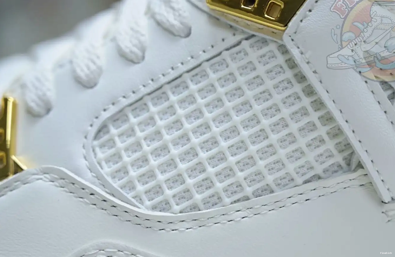 4 Air Jordan 0523